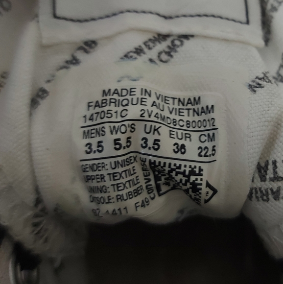 Converse - Picture 8 of 15